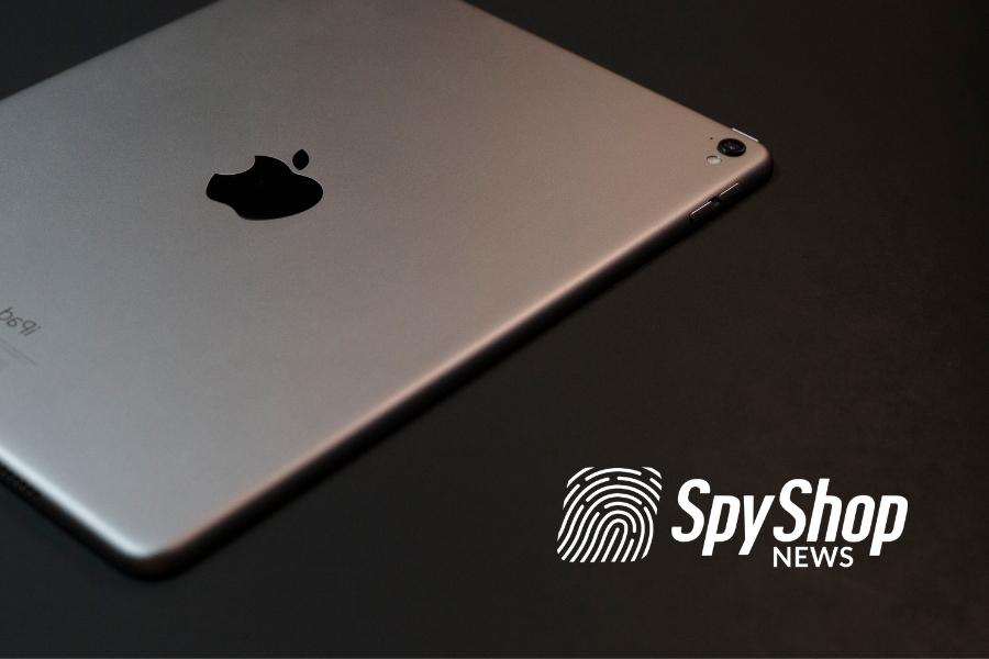 Ipad Apple leży na czarnej powierzchni